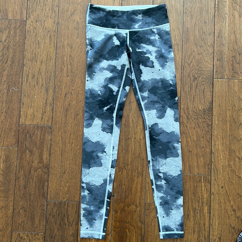 LULULEMON Cloud Print Leggings